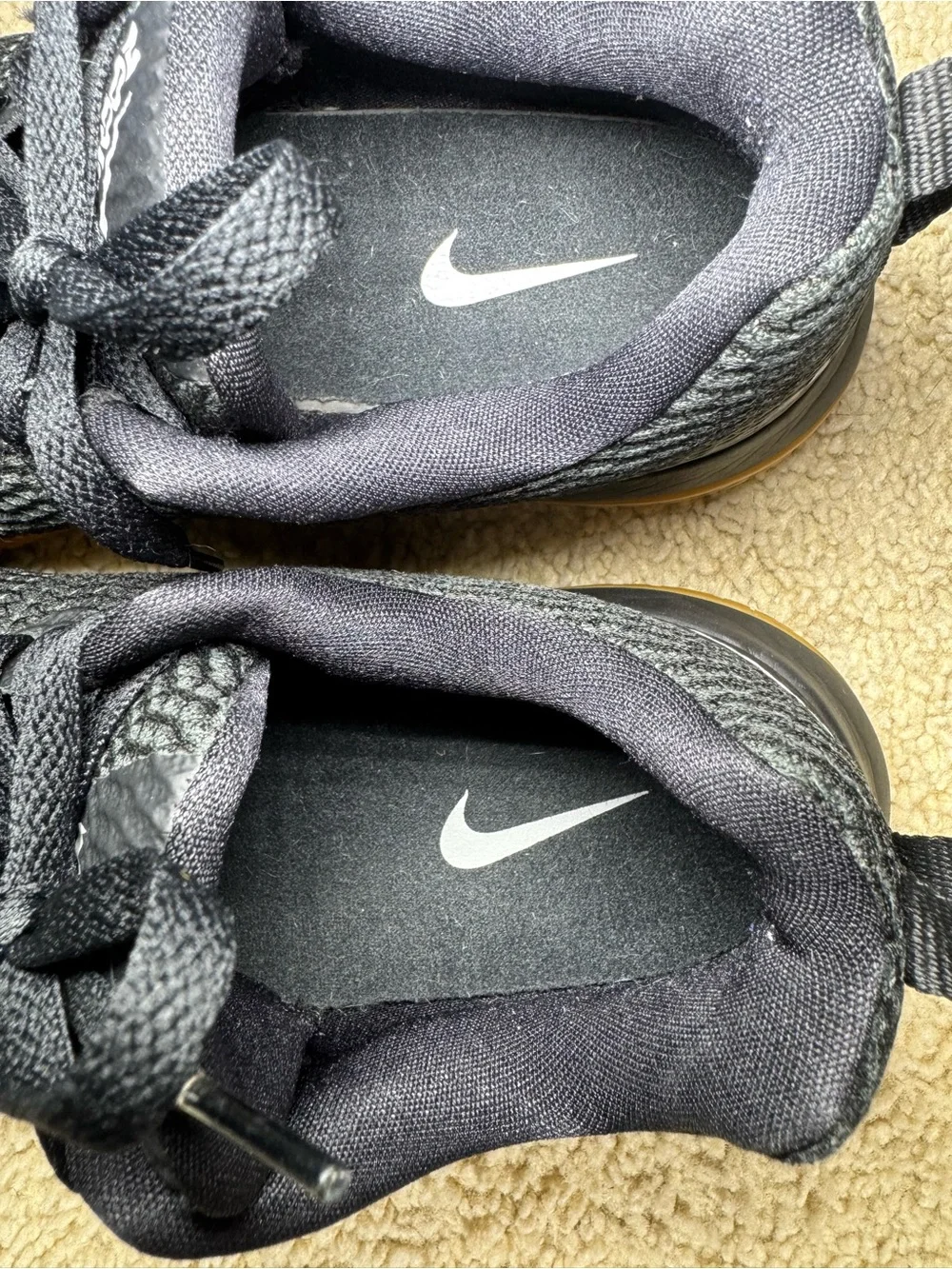 Nike Zoom Live 2 Mens Black Gum Sole Running Sneakers Size 9.5